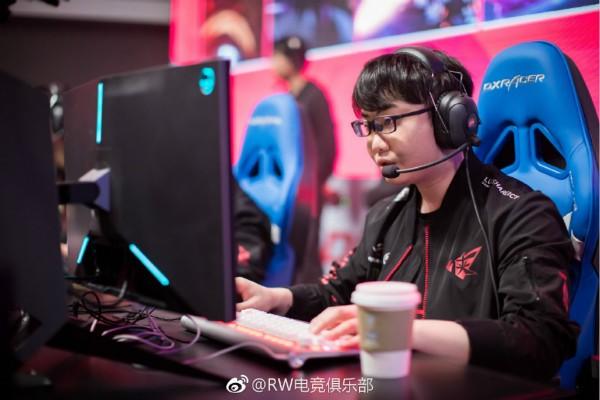 LPL1月26日比赛预告：TOP成都对阵OMG RW与LGD同争首胜